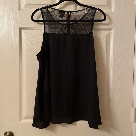 Torrid Black Lace Inset Georgette Tank / Size 1X - Picture 8 of 11